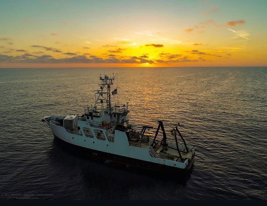 Photo of the ship RV Point Sur